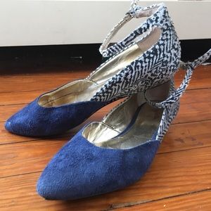 SALE ⚡️ Seychelles blue suede + b/w faux fur flats